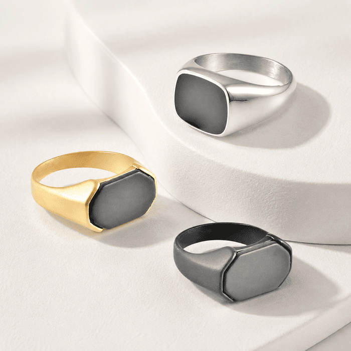 Engravable men's jewelry and logo details